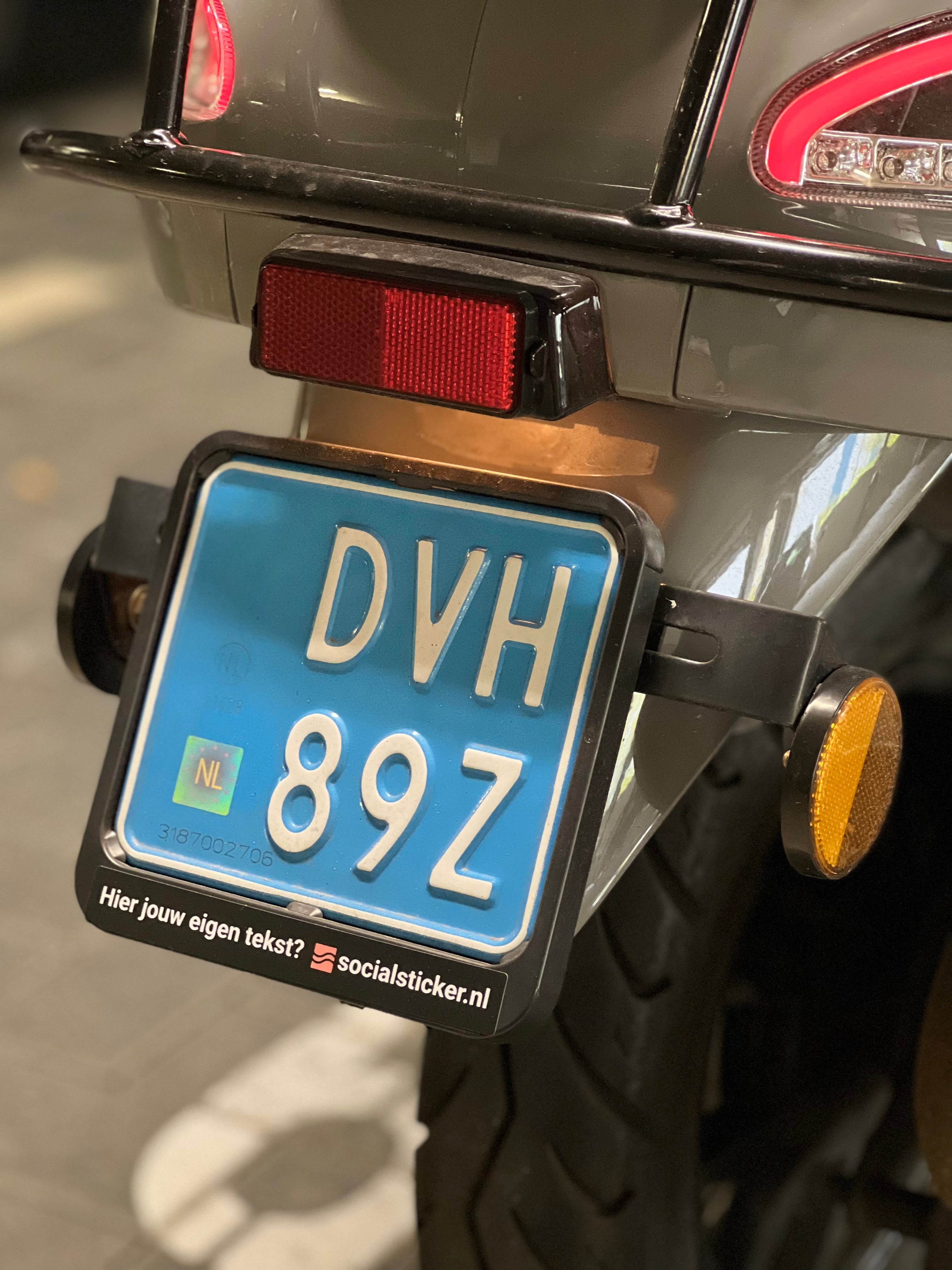 Nummernschild Aufkleber Roller